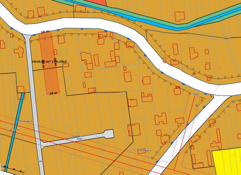 Wycinek z MPZP - granice działek z przed przekształcenia, widoczne w południowej części linie energetyczne w rzeczywistości zostały zdemontowane i przeniesione pod ziemię w innym przebiegu